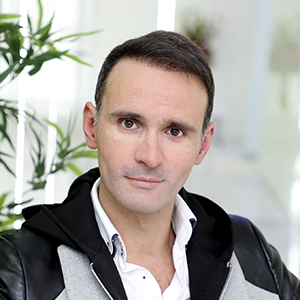 Sam (Banda Maxi): Transplante Capilar